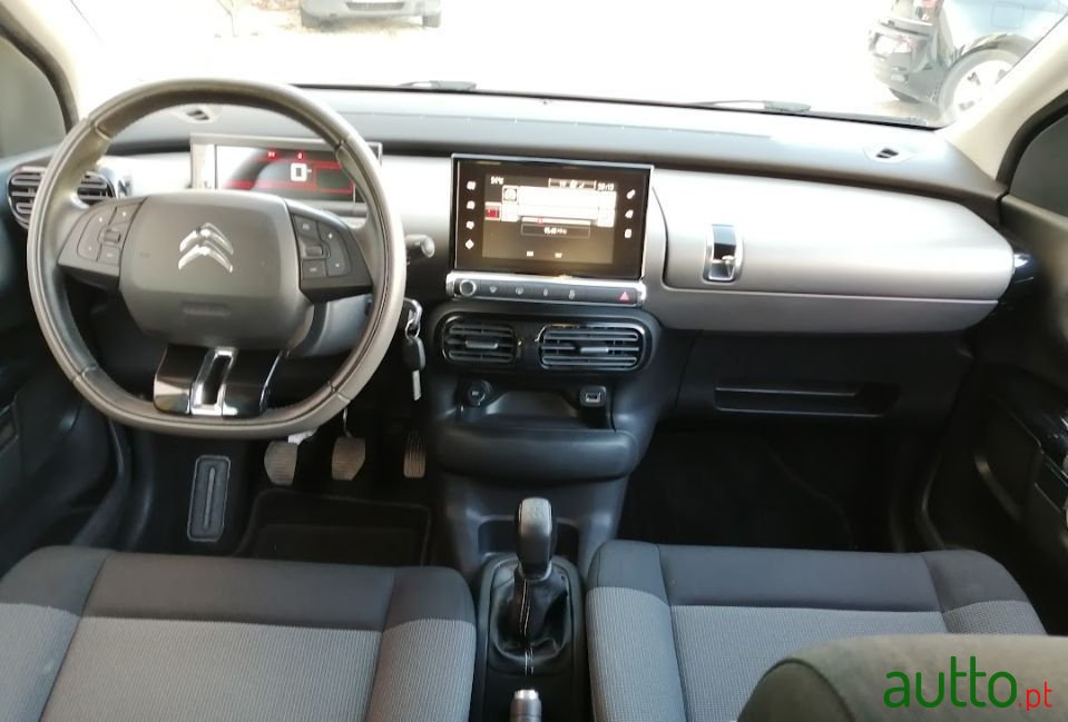 2017' Citroen C4 Cactus photo #5