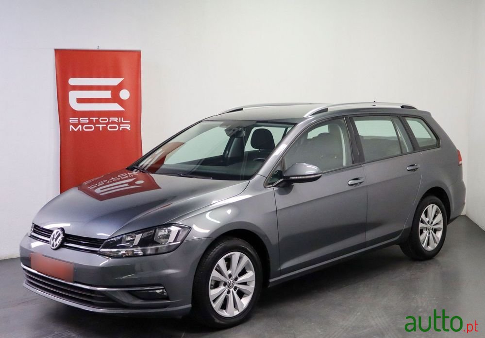2020' Volkswagen Golf Variant photo #1