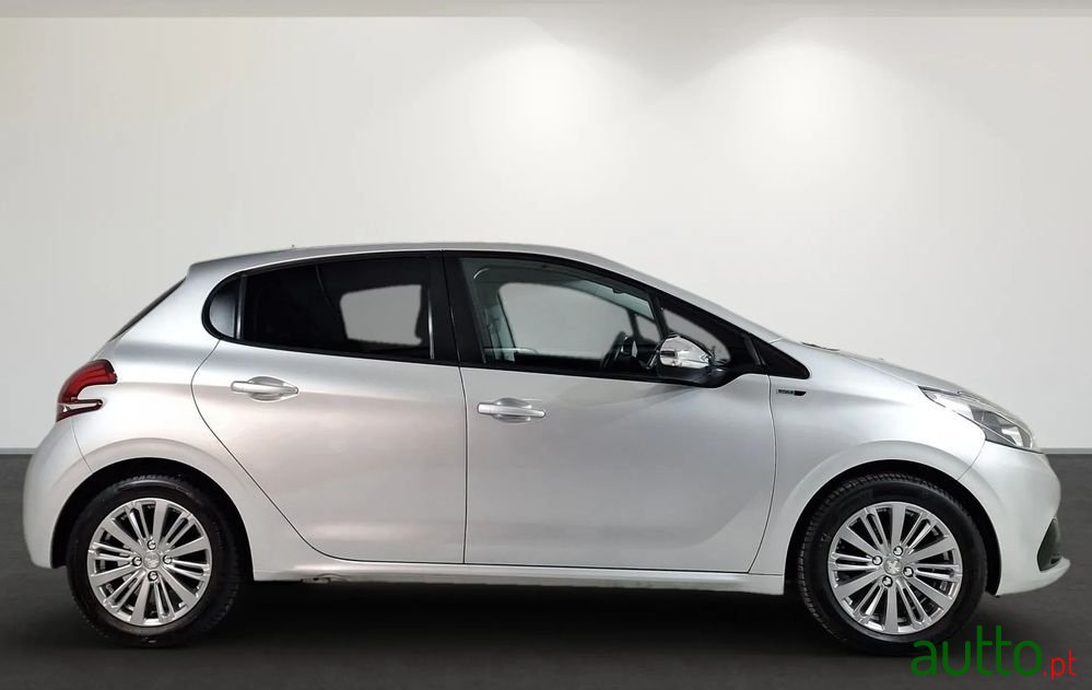 2016' Peugeot 208 photo #3