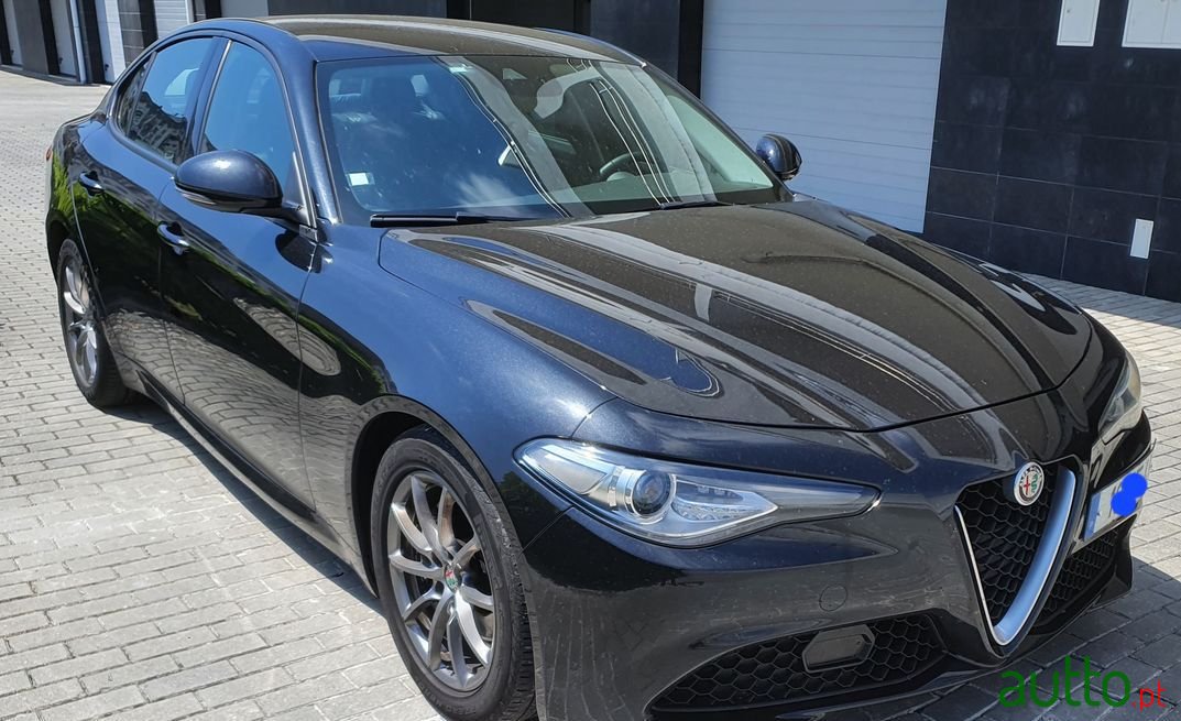 2017' Alfa Romeo Giulia photo #1