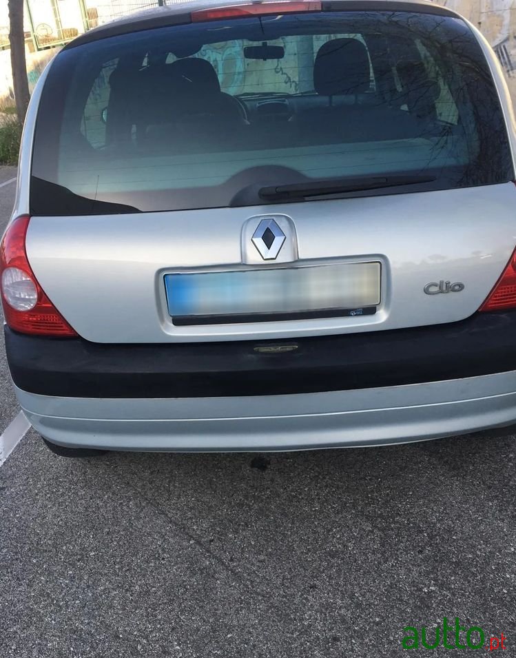 2002' Renault Clio 1.2 photo #3