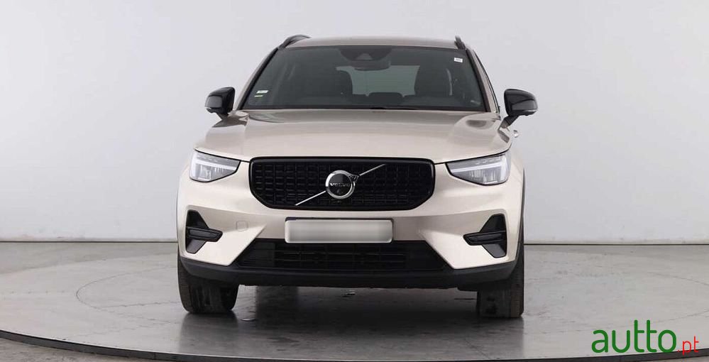 2023' Volvo Xc 40 photo #2