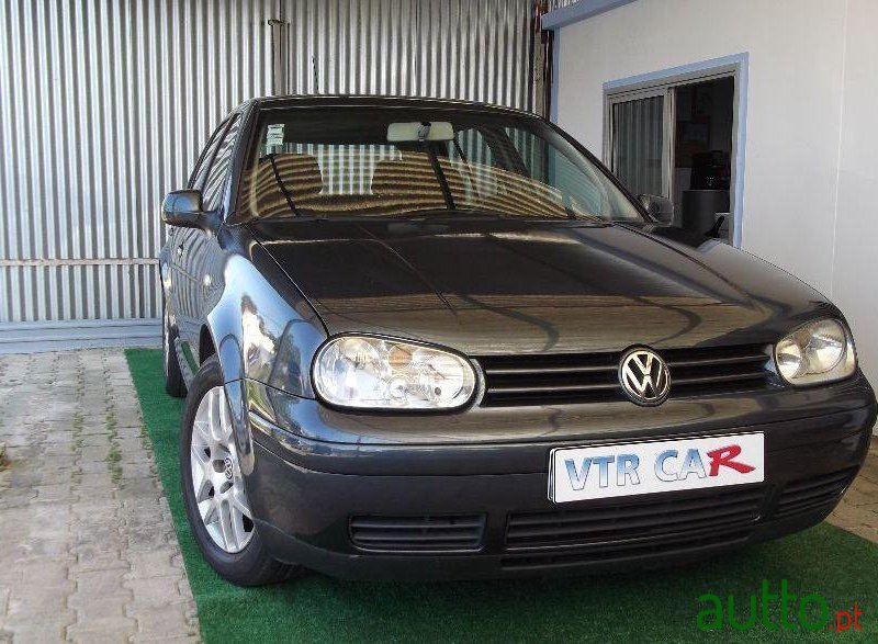 2003' Volkswagen Golf photo #3