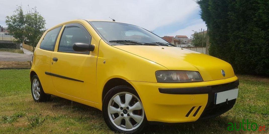 2002' Fiat Punto photo #1
