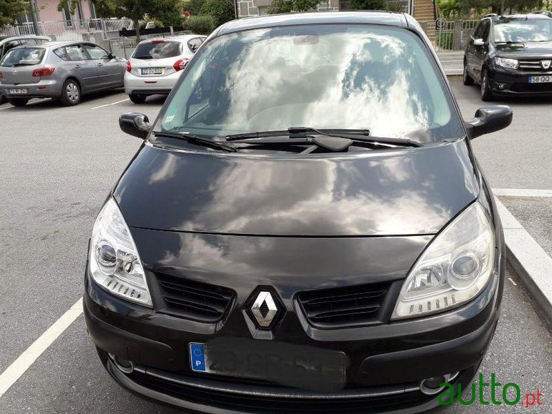 2008' Renault Scenic photo #5