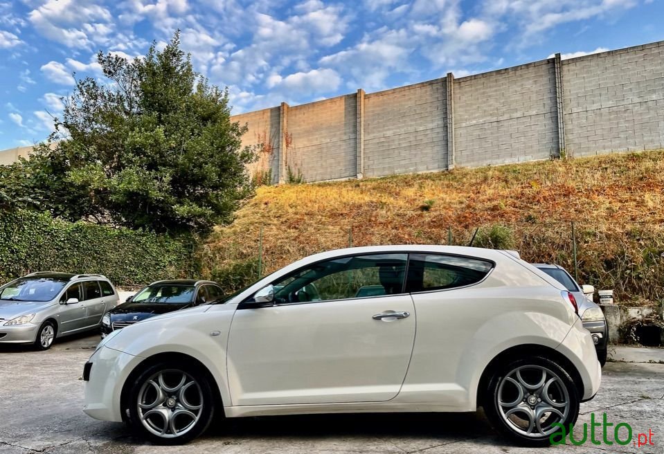 2011' Alfa Romeo MiTo photo #2