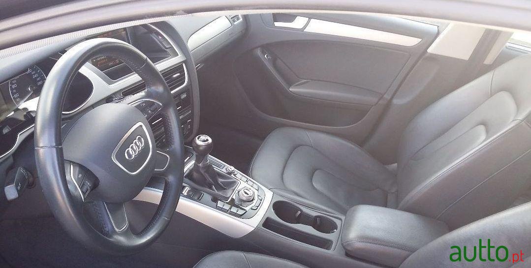 2015' Audi A4 Avant photo #2