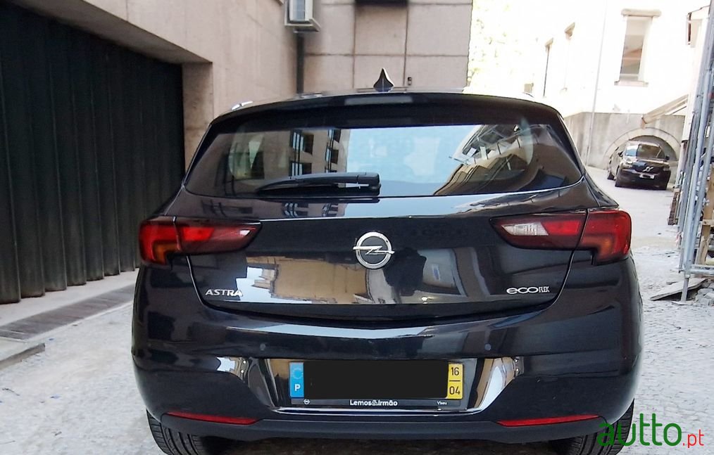 2016' Opel Astra photo #5