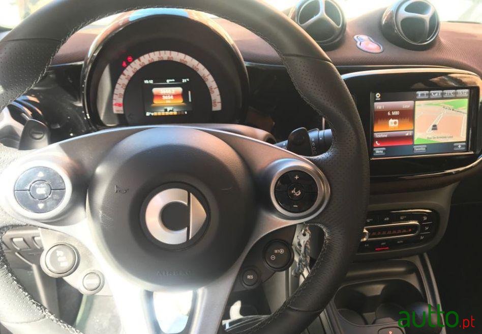 2018' Smart Fortwo photo #2