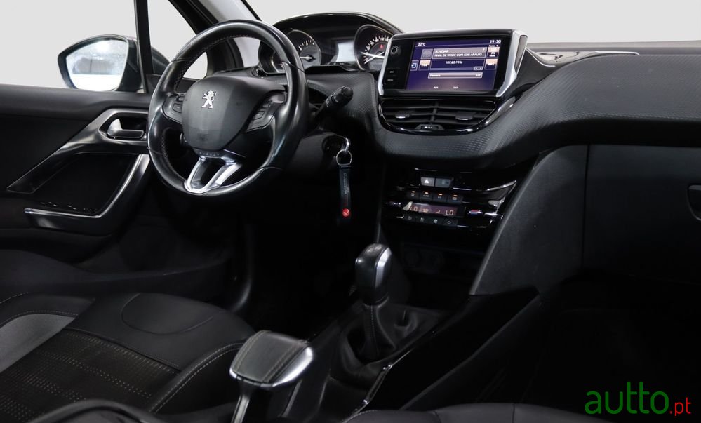 2016' Peugeot 2008 photo #4