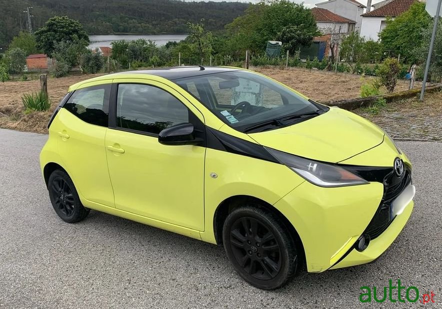 2016' Toyota Aygo 1.0 X-Cite photo #2