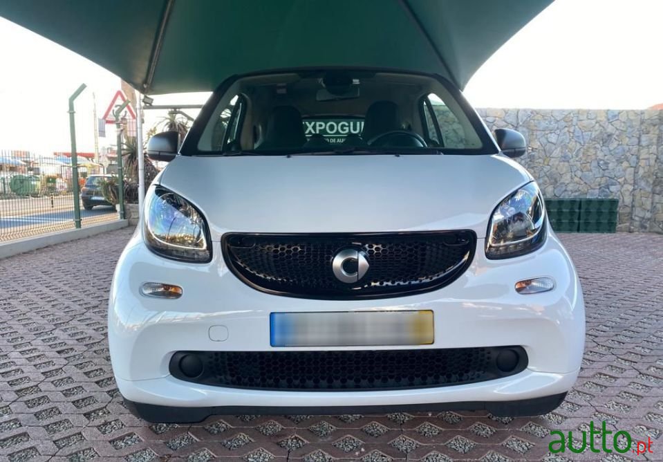 2019' Smart Fortwo photo #2