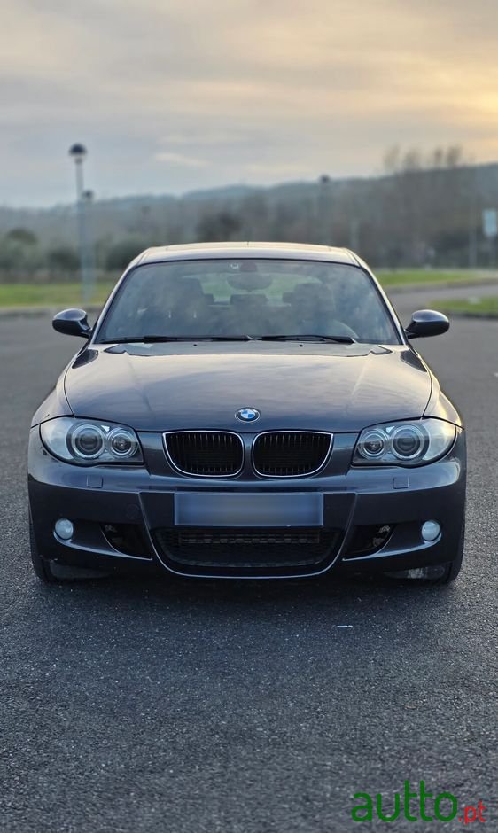 2008' BMW Série 1 D photo #2