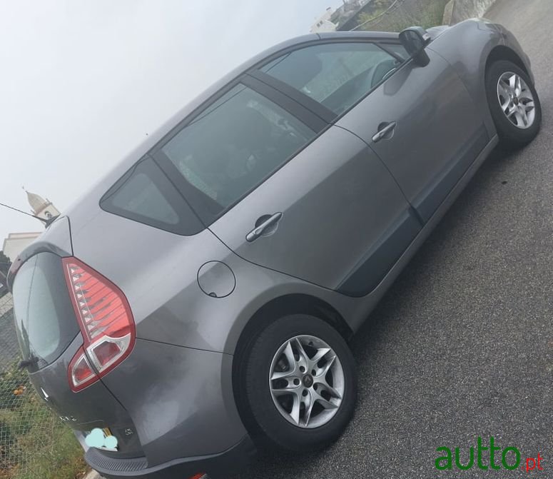 2009' Renault Megane Scenic photo #6