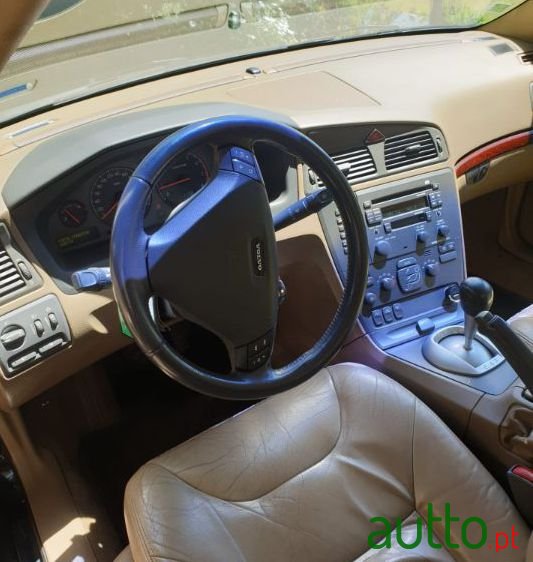 2000' Volvo S60 Ver-2-3-T5 photo #1