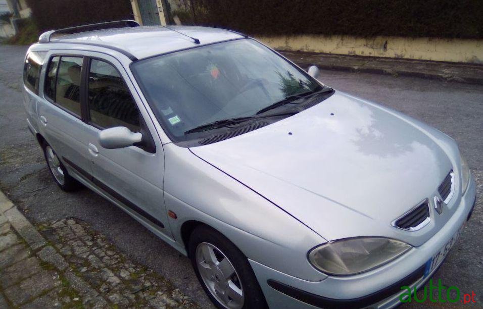 2002' Renault Megane Break photo #4
