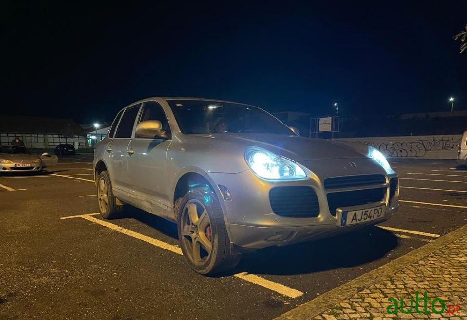 2005' Porsche Cayenne photo #1