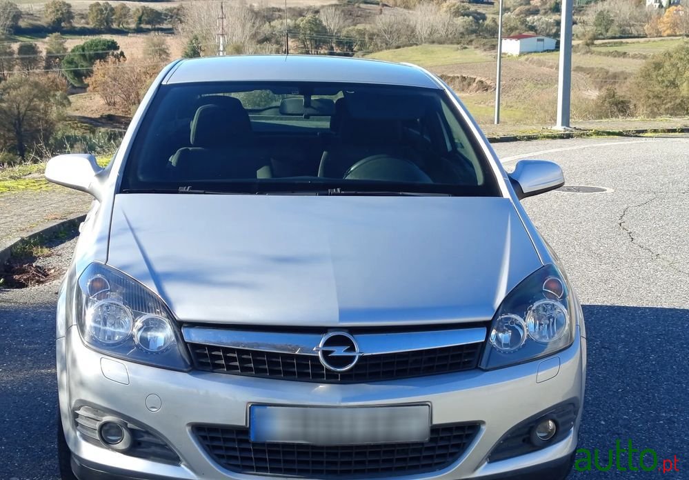 2008' Opel Astra Gtc 1.7 Cdti photo #3