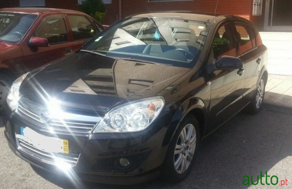 2008' Opel Astra photo #4