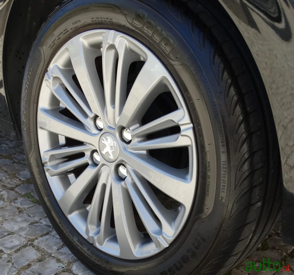 2016' Peugeot 208 photo #4