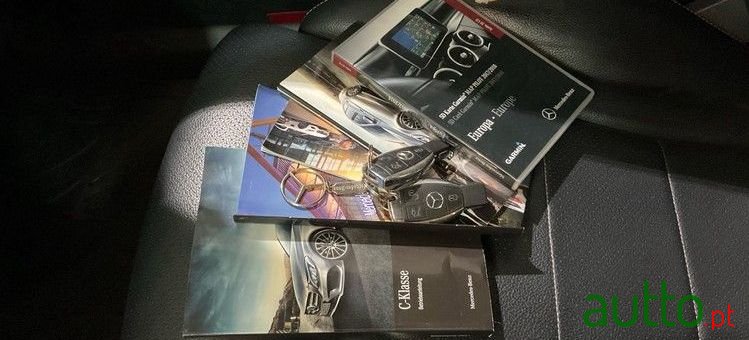 2018' Mercedes-Benz Classe C photo #5