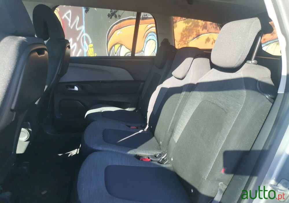 2017' Citroen C4 Grand Picasso photo #4