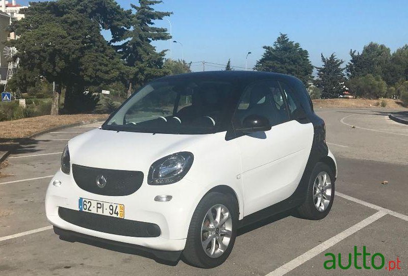 2014' Smart Fortwo Passion photo #2