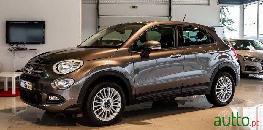 2017' Fiat 500X photo #3