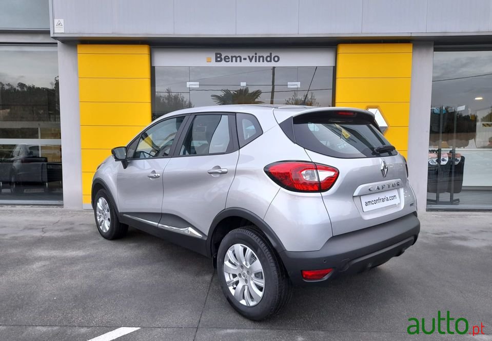 2017' Renault Captur Sport photo #5