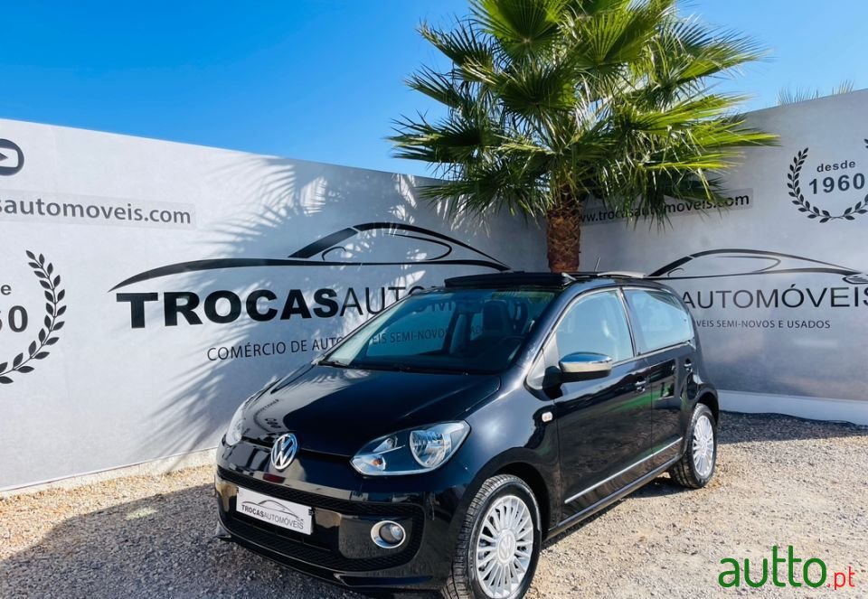 2014' Volkswagen Up photo #3