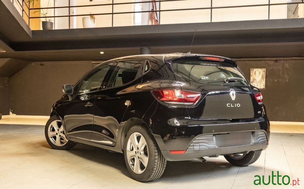 2015' Renault Clio 1.5 Dci Dynamique S Edc photo #6