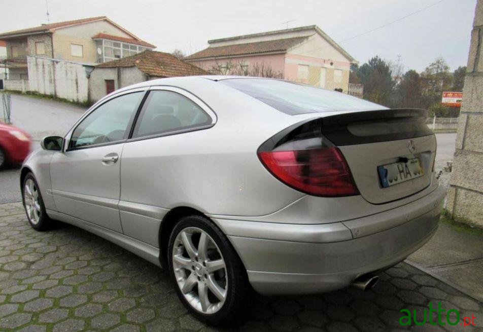 2003' Mercedes-Benz C-220 Cdi Evolution photo #1