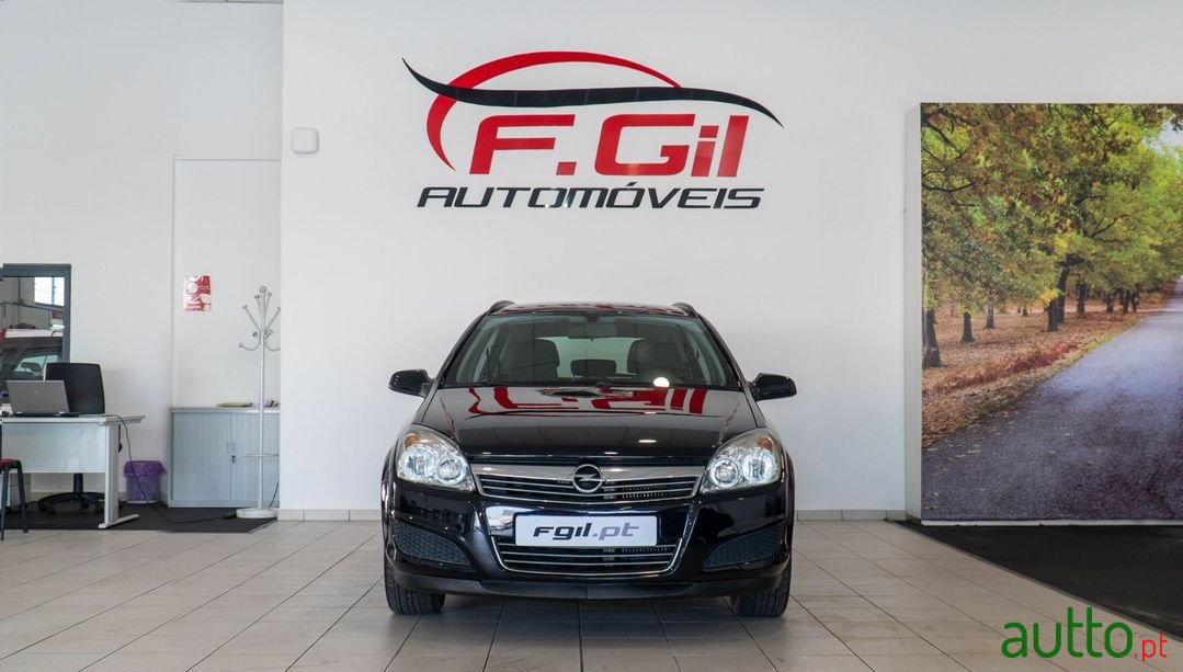 2009' Opel Astra Caravan photo #3