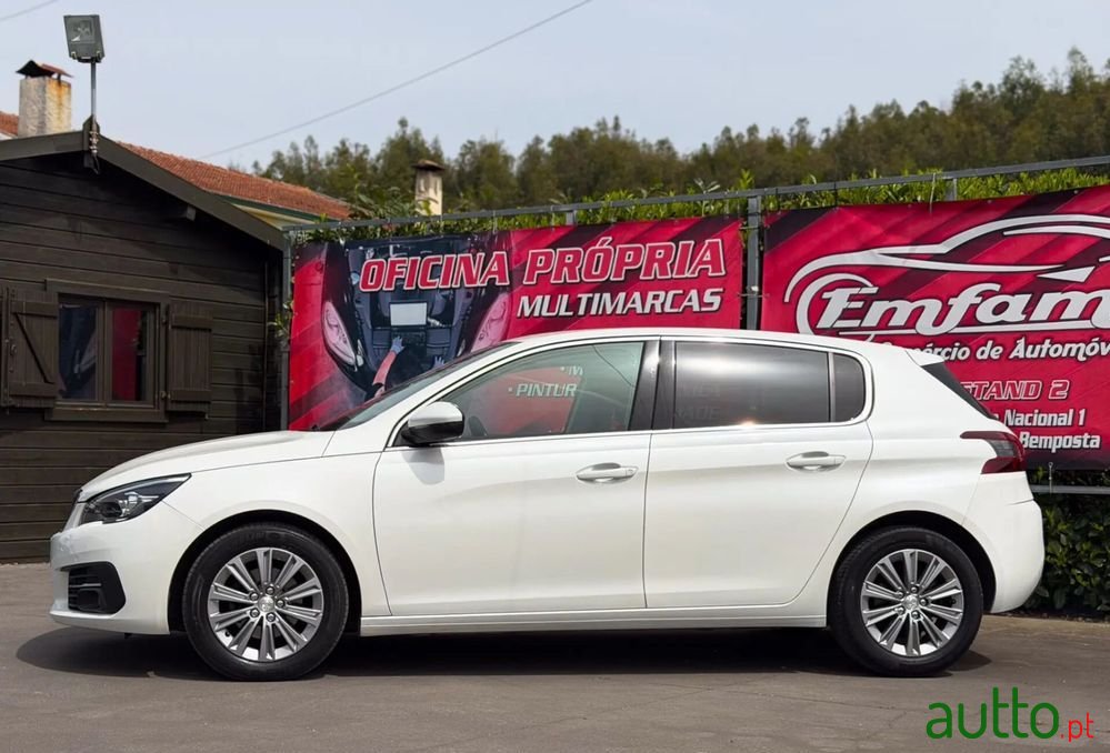 2021' Peugeot 308 1.5 Bluehdi Active photo #6