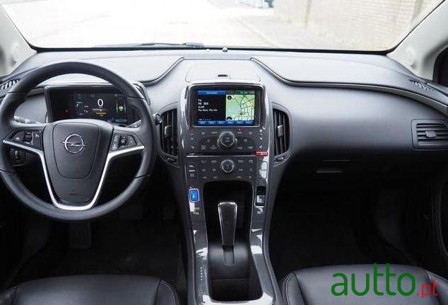 2012' Opel Ampera photo #1