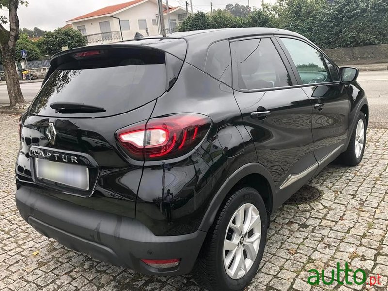 2019' Renault Captur photo #6
