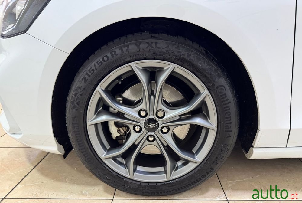 2018' Ford Focus 1.0 Ecoboost St-Line photo #5