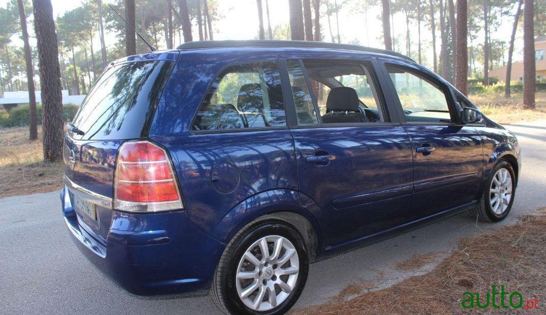 2006' Opel Zafira photo #1