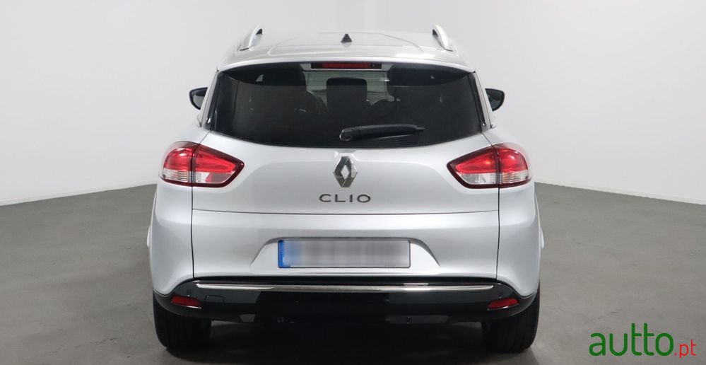 2020' Renault Clio Sport Tourer photo #3