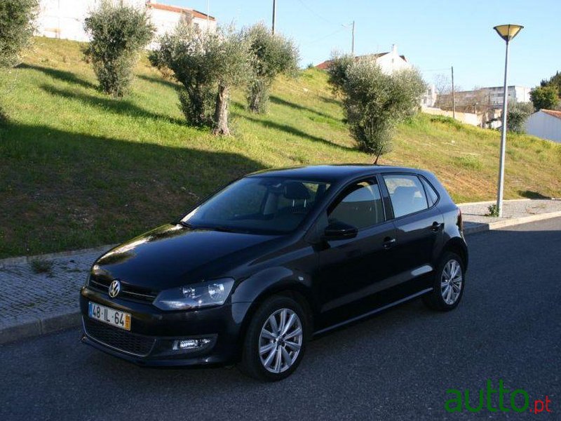 2009' Volkswagen Polo 1.6 Tdi Highline photo #2