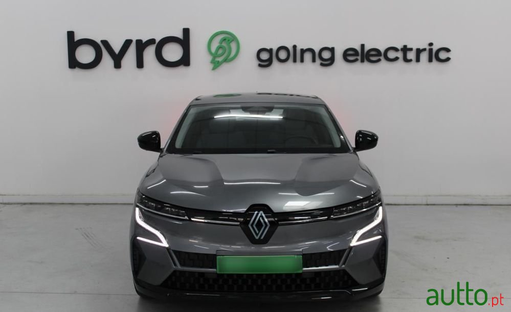 2022' Renault Megane E-Tech photo #2