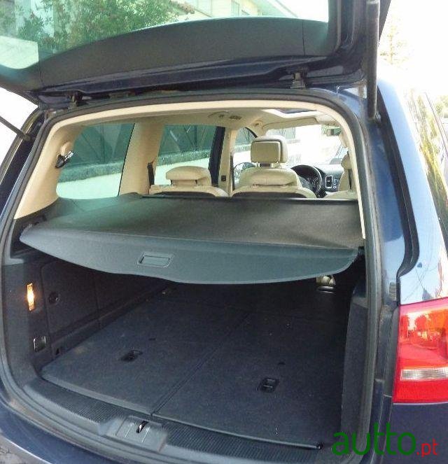 2014' Volkswagen Sharan photo #1