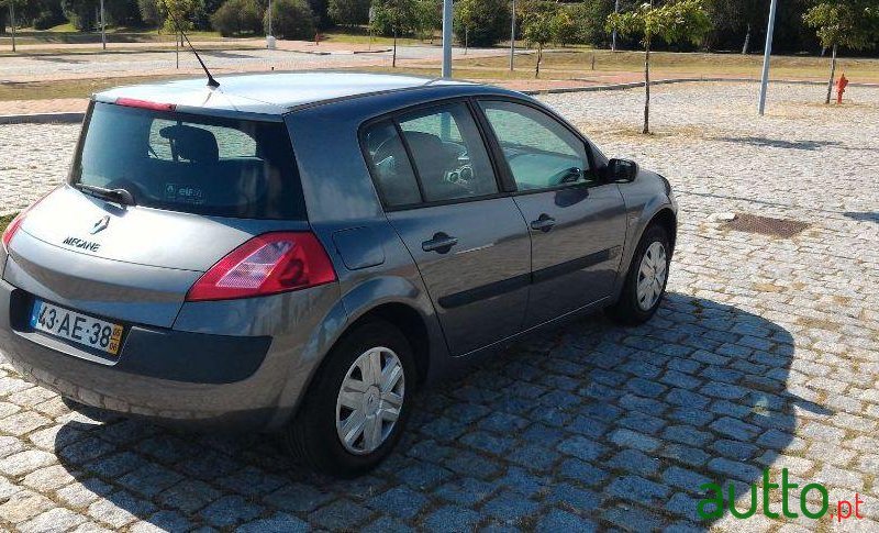 2005' Renault Megane photo #1