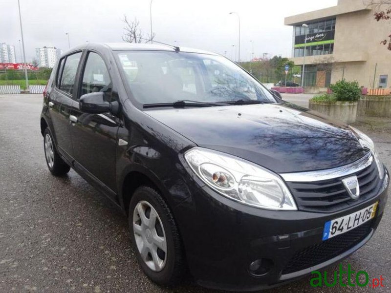 2011' Dacia Sandero 1.5 Dci Confort photo #2