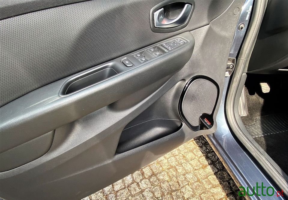 2019' Renault Clio photo #3