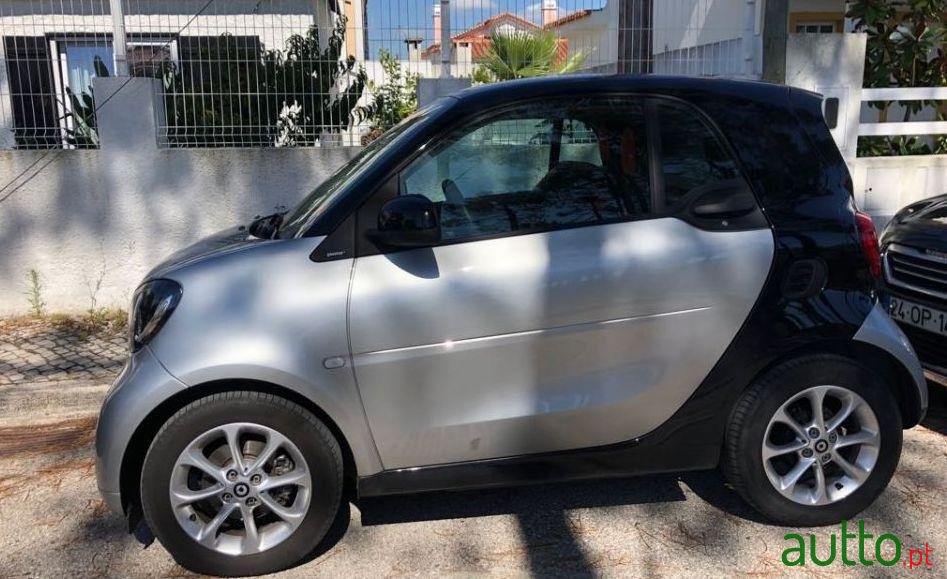 2015' Smart Fortwo photo #2