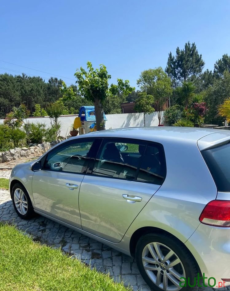 2010' Volkswagen Golf photo #5