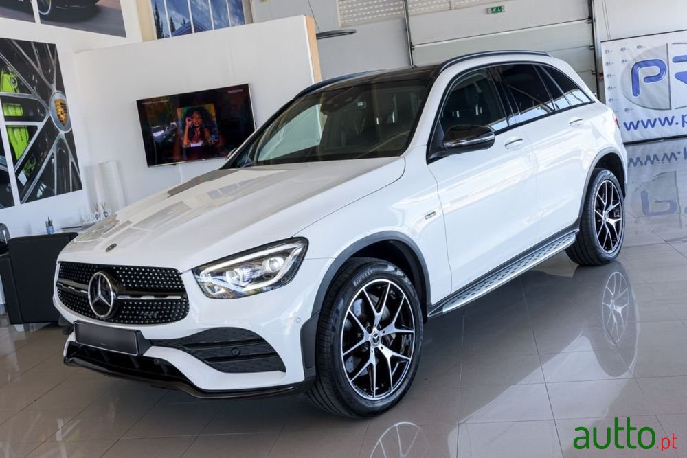 2021' Mercedes-Benz Classe Glc De 4Matic photo #2