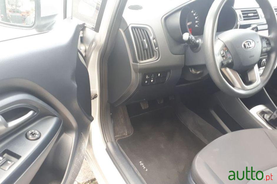 2016' Kia Rio photo #4