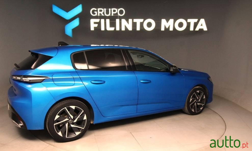 2023' Peugeot 308 photo #2